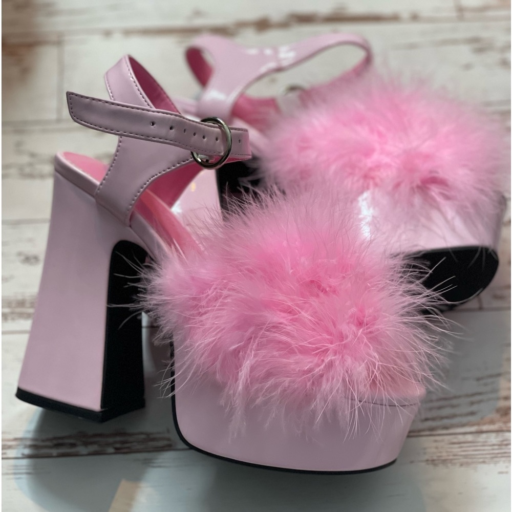 Dolls Kill size 7 SUGAR THRILLZ. Never worn outside, only used for photos.